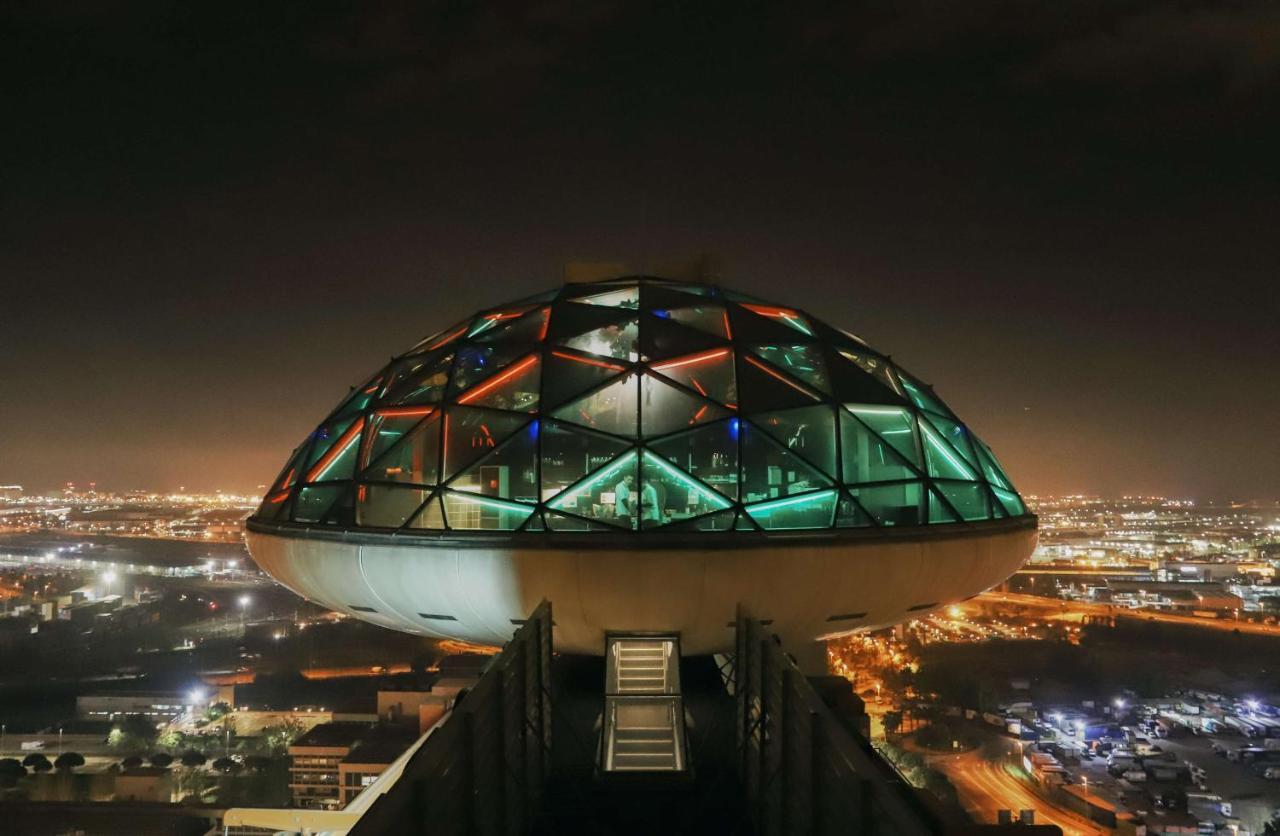 Hyatt Regency Barcelona Tower Hotel L'Hospitalet de Llobregat Exterior photo The dome of the hotel