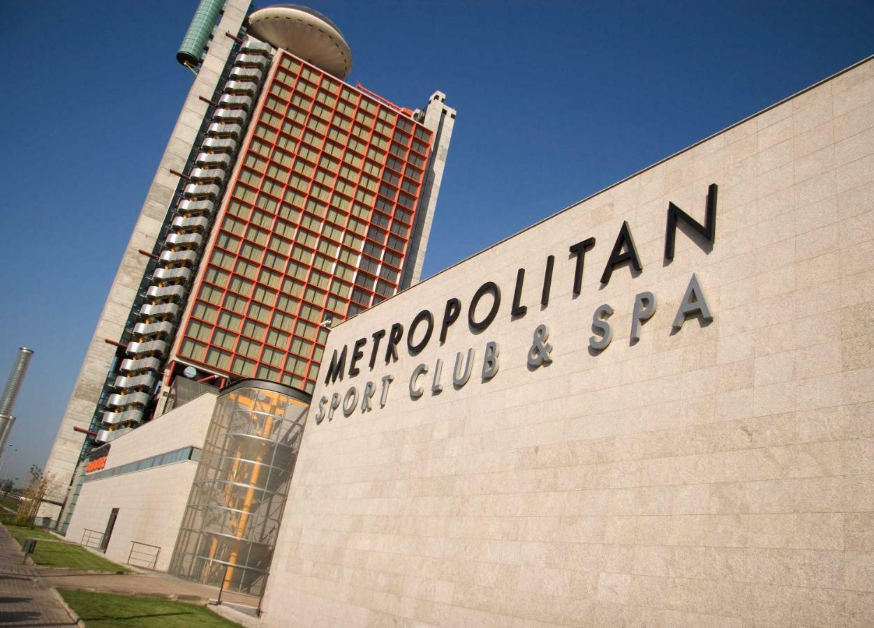 Hyatt Regency Barcelona Tower Hotel L'Hospitalet de Llobregat Exterior photo The Metropolitan Club & Spa